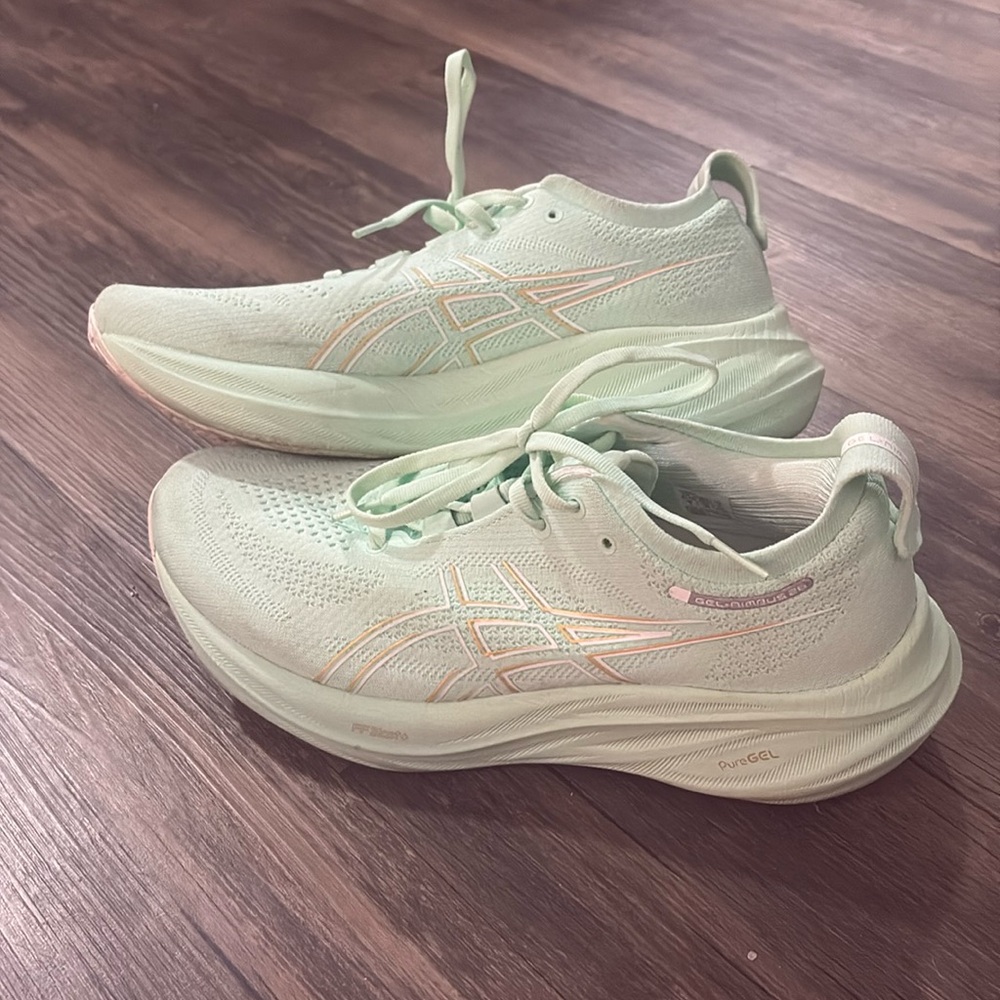 ASIC Gel-Nimbus 26 size 9